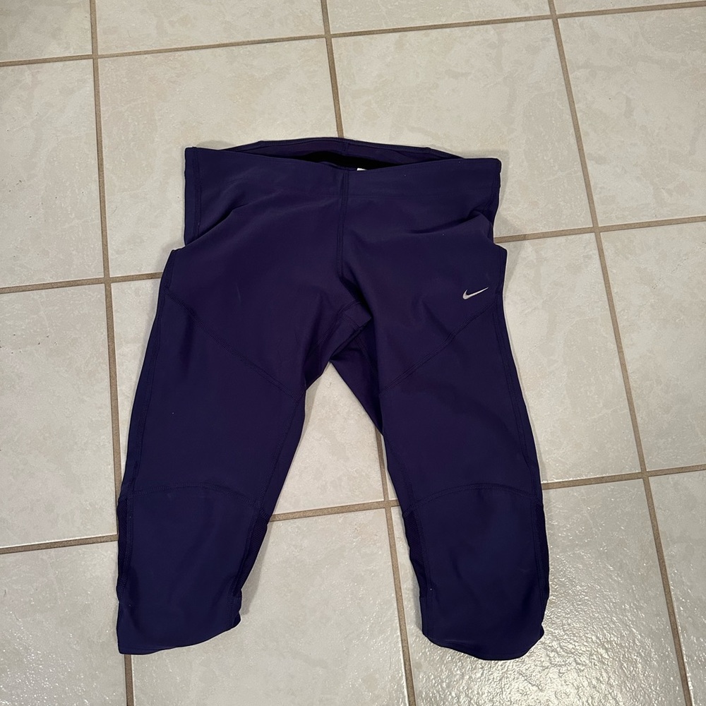 Nike pro fit capri workout pant